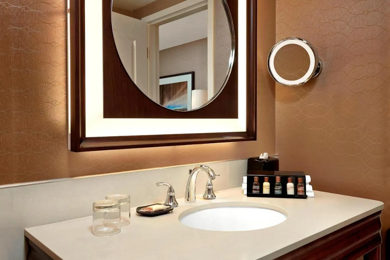 Sheraton Suites Calgary Eau Claire 4*,  Canadá