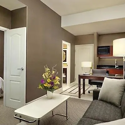 Sheraton Suites Calgary Eau Claire 4*,  Canadá