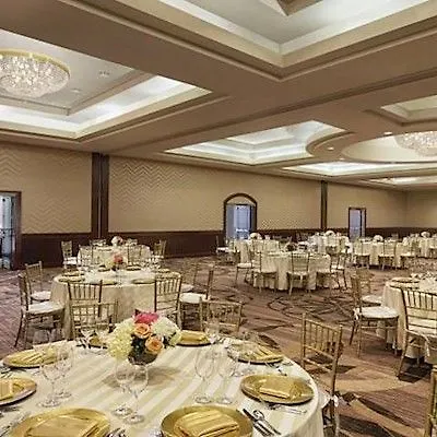 Hotel Sheraton Suites Calgary Eau Claire
