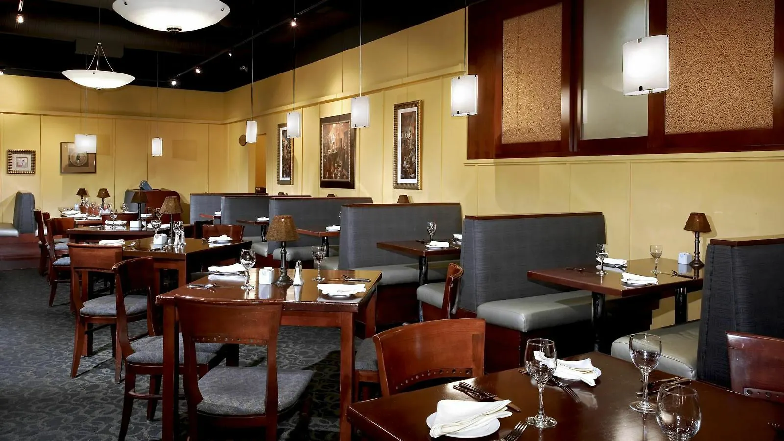 Hotel Sheraton Suites Calgary Eau Claire