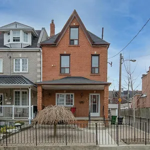  Apartment Very Cozy & Comfortable In Downtown Great Value! Canada