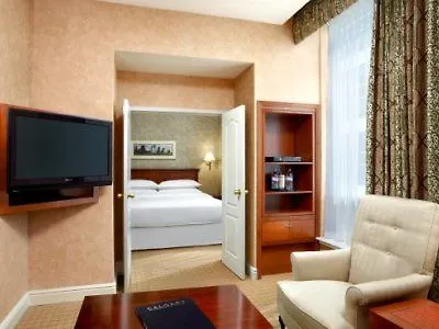 Sheraton Suites Calgary Eau Claire 4*,  Kanada